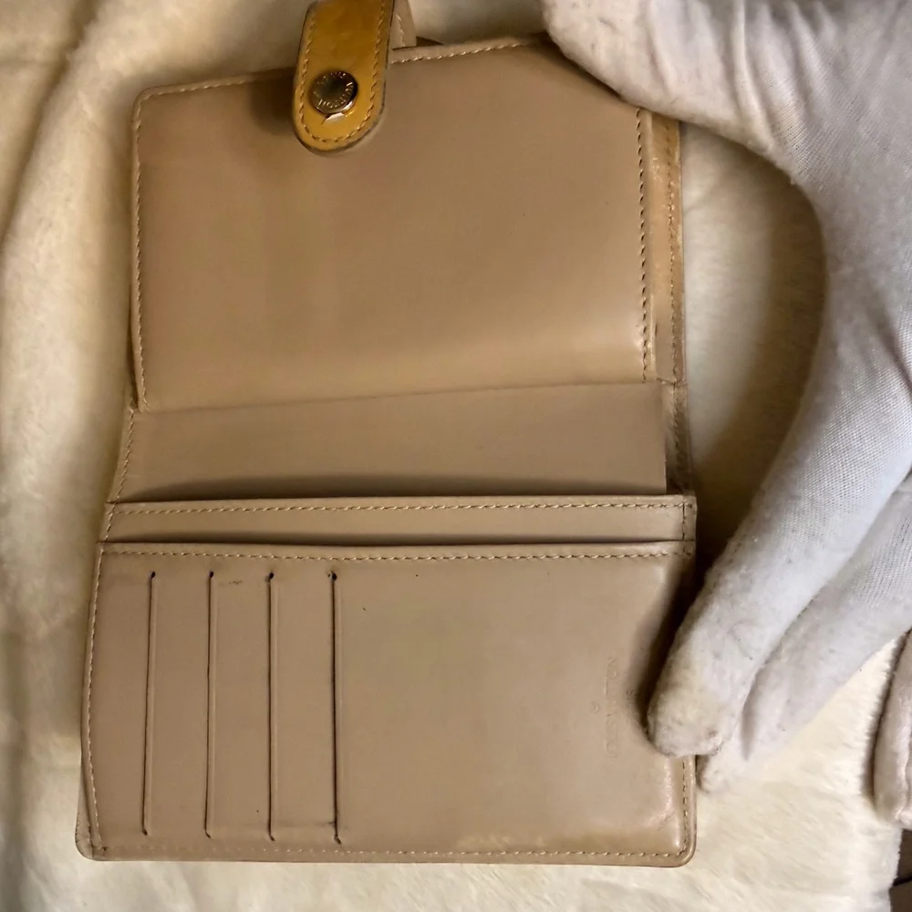 Louis Vuitton Yellow Monogram Vernis Wallet - Picture 10 of 16